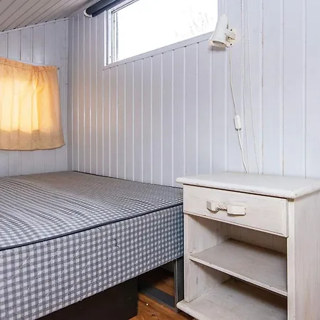 4 Person In Hemmet-by Traum Hemmet