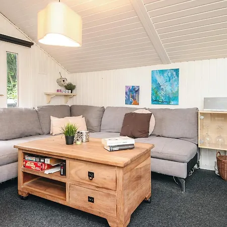 4 Person In Hemmet-by Traum Hemmet
