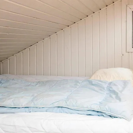 4 Person In Hemmet-by Traum Hemmet